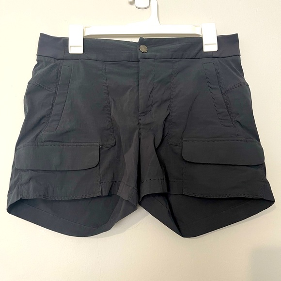 Athleta Gray Shorts Size 8 - Picture 1 of 5